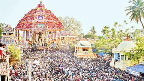 திருவாரூர்  தேரோட்டம் (கோப்பு படம்)