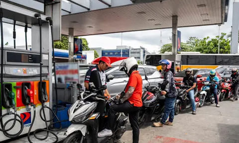 எரிபொருள் விநியோக தட்டுப்பாடு.. முதல் நாடாக ‘அவசர நிலை’ பிரகடனத்தை அறிவித்தது பிலிப்பைன்ஸ்
