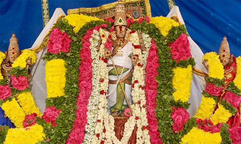கல்யாண கோணத்தில் அருள்பாலித்த முருகப்பெருமான்