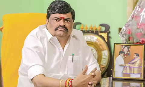அதிமுக-திமுக இடையேதான் போட்டி-ராஜேந்திரபாலாஜி