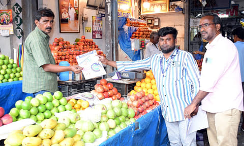 சென்னையில் தேர்தலில் வாக்களிப்பதன் அவசியம் குறித்து விழிப்புணர்வு 
