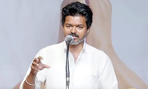 பெரம்பூர், திருச்சி கிழக்கு தொகுதிகளில் கூடுதல் பிரமாணப் பத்திரங்கள் தாக்கல் செய்தார் விஜய்  