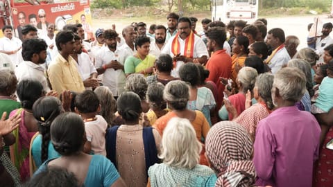 இளைஞர்களுக்கு வேலைவாய்ப்புகளை அதிகரிக்க திறன் மேம்பாட்டு பயிற்சி;  நெல்லை தவெக வேட்பாளர் ஆர்.எஸ்.முருகன் உறுதி
