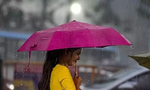 தமிழகத்தில் 16 மாவட்டங்களில் இரவு 10 மணி வரை மழைக்கு வாய்ப்பு 