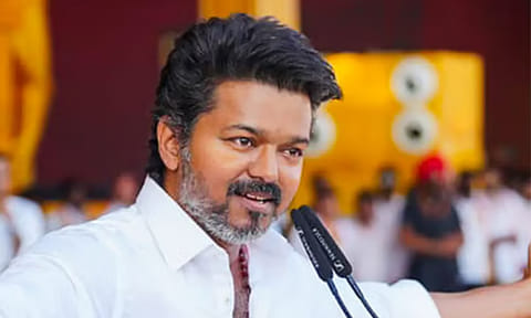 ஓட்டுக்கு பணம் கொடுக்கும் கலாசாரத்துக்கு முற்றுப்புள்ளி வைத்த விஜய்