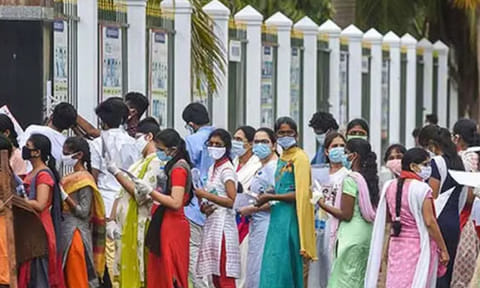தமிழக அரசு கலை மற்றும் அறிவியல் கல்லூரிகள்: 2026-27 கல்வியாண்டு மாணவர் சேர்க்கை: நாளை முதல் விண்ணப்பம்