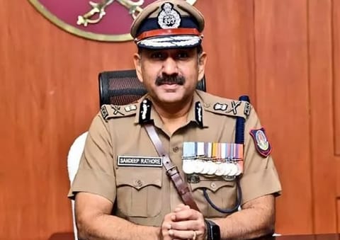 விஜய்யுடன் டிஜிபி சந்தீப் ராய் ரத்தோர்  சந்திப்பு