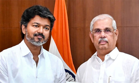 ‘ஆட்சியமைக்க தேவையான பெரும்பான்மையை த.வெ.க. நிரூபிக்கவில்லை’ - கவர்னர் மாளிகை விளக்கம் 