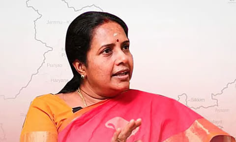 பதவி சுகம் எங்கே கிடைக்கும் என காங்கிரஸ் செயல்படுகிறது - வானதி சீனிவாசன்