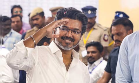 பிளஸ்-2 பொதுத்தேர்வில் வெற்றிக் கனியை சுவைத்த மாணவர்களுக்கு விஜய் வாழ்த்து