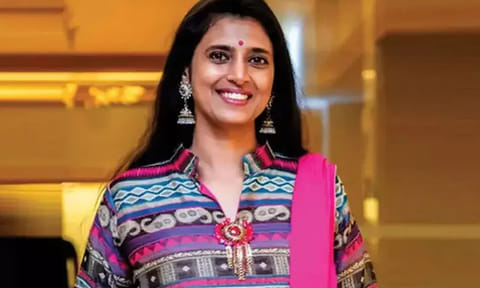 ஆதரவு கொடுக்கிறேன் என்று ஆசையை உருவாக்கி விட்டு எத்தனை நிபந்தனை வைக்கிறார்கள் -  நடிகை கஸ்தூரி 