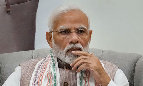 பிரதமர் மோடி நாளை கர்நாடகா, தெலுங்கானா பயணம்