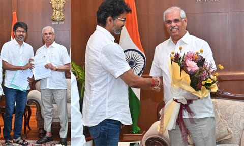 தமிழக கவர்னருடன் தவெக தலைவர் விஜய் சந்திப்பு
