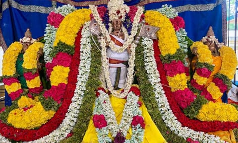 கல்யாண கோலத்தில் வள்ளி-தெய்வானை சமேத சுப்பிரமணிய சுவாமி