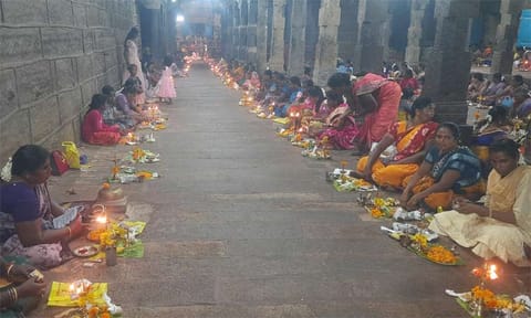 திருவிளக்கு பூஜை
