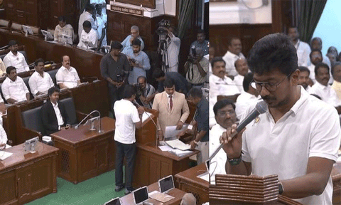 சட்டசபையில்  முதல்-அமைச்சருக்கு மரியாதை கூட செலுத்தாமல் பதவியேற்ற  உதயநிதி