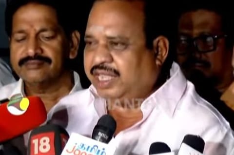 எடப்பாடி பழனிசாமி எந்த முடிவையும் தன்னிச்சையாக எடுப்பது இல்லை: அக்ரி கிருஷ்ணமூர்த்தி