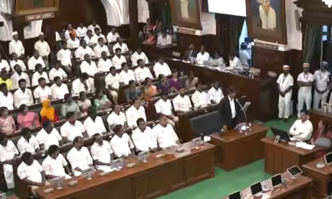 தமிழக சட்டசபை தேதி குறிப்பிடாமல் ஒத்திவைப்பு
