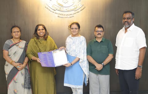 சத்யபாமா முன்னாள் மாணவி  Indian Forest Service(IFS) தேர்வில் அகில இந்திய அளவில் 9-வது இடத்தைப் பிடித்தார்!