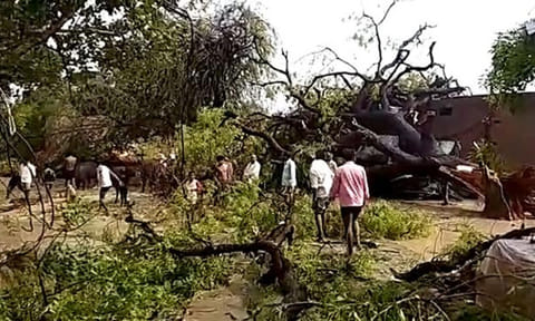 உ.பி.,யில் கனமழை: 56 பேர் உயிரிழப்பு