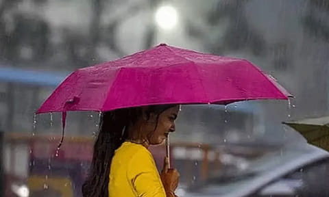 தமிழகத்தின் 18 மாவட்டங்களில் இரவு 7 மணி வரை மழைக்கு வாய்ப்பு

