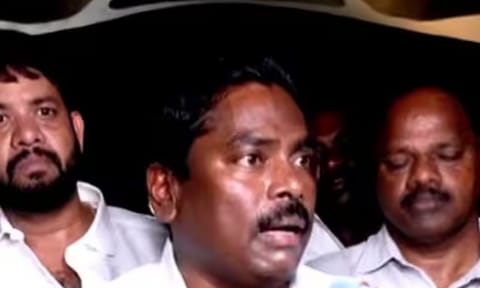 எடப்பாடி பழனிசாமியுடன் முன்னாள் அமைச்சர் பெஞ்சமின் சந்திப்பு
