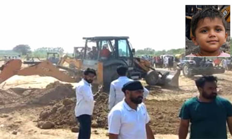 பஞ்சாப்: ஆழ்துளை கிணற்றுக்குள் விழுந்த சிறுவன் மீட்பு

