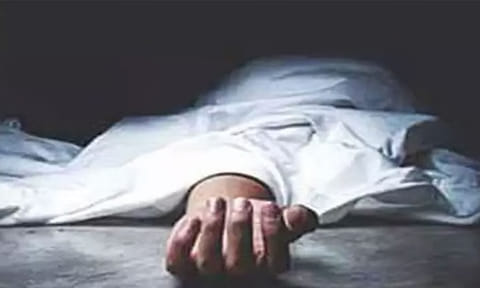 மங்கலம் அருகே சுவர் விழுந்து தொழிலாளி சாவு