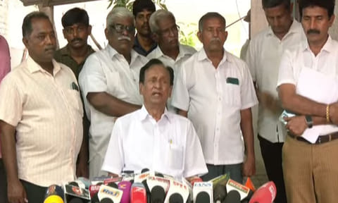 மிகவும் வருத்தத்தோடு அதிமுகவில் இருந்து விலகுகிறேன் - செம்மலை பேட்டி
