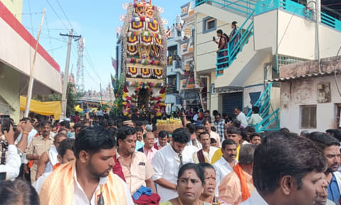 கெலமங்கலம் பட்டாளம்மன் கோவில் தேர் திருவிழா... திரளான பக்தர்கள் பங்கேற்பு