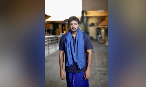 சபரிமலை அய்யப்பன் கோவிலுக்கு மாலை அணிந்து விரதத்தை தொடங்கிய நடிகர் ரவி மோகன்