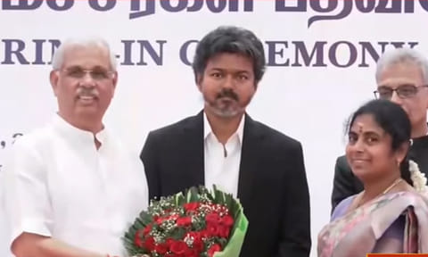 தமிழக அமைச்சரவை விரிவாக்கம்: 23 பேர் புதிய அமைச்சர்களாக பதவியேற்றனர்
