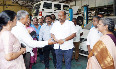 வேளச்சேரி அரசு மத்திய தானியங்கி பணிமனையில் போக்குவரத்துத் துறை அமைச்சர் ஆய்வு