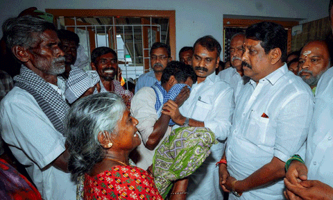 கோவை சிறுமி விவகாரம்: குற்றவாளிகளுக்கு அதிக பட்ச தண்டனை பெற்று தருவதில் பாஜக உறுதியாக இருக்கும் - எல்.முருகன்