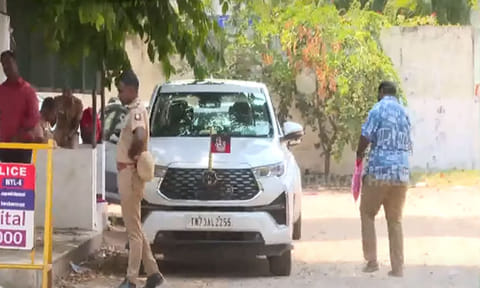 எடப்பாடி பழனிசாமியுடன் சி.வி.சண்முகம் ஆதரவாளர் ஆற்காடு எம்.எல்.ஏ சுகுமார் சந்திப்பு
