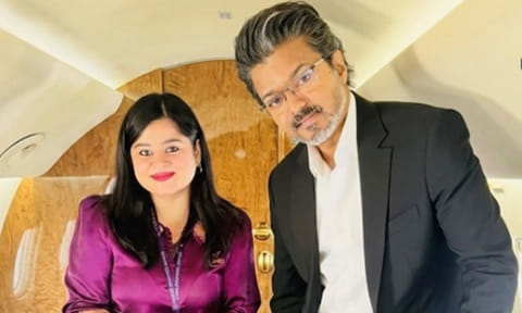 முதல்-அமைச்சர் விஜய்யுடன் எடுத்த புகைப்படத்தை பகிர்ந்த விமான பணிப்பெண்