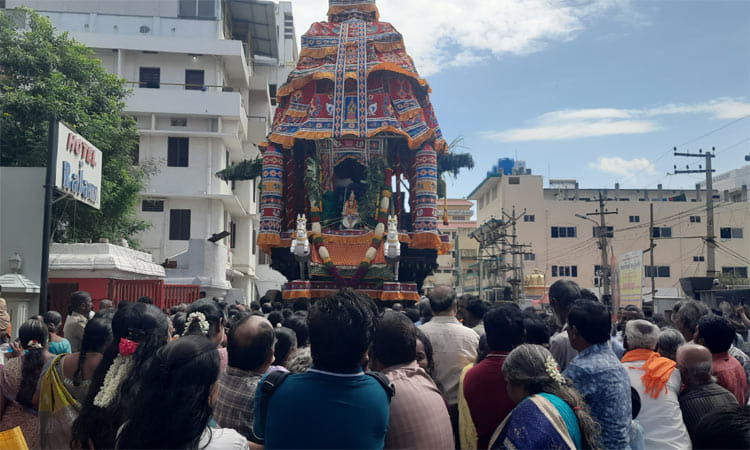 கன்னியாகுமரி பகவதி அம்மன் கோவில் தேரோட்டம்