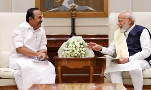 விடி சதீசன் - பிரதமர் மோடி