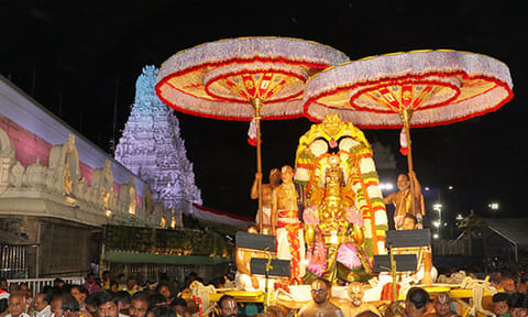திருப்பதி ஏழுமலையான் கோவிலில் மாதாந்திர கருட சேவை