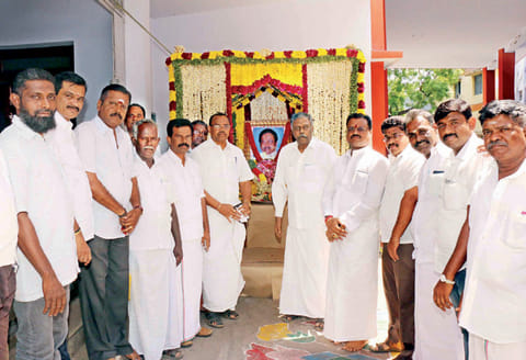 நெல்லையில் டாக்டர் பா.சிவந்தி ஆதித்தனார் நினைவு நாள் உருவப்படத்துக்கு மாலை அணிவித்து மரியாதை