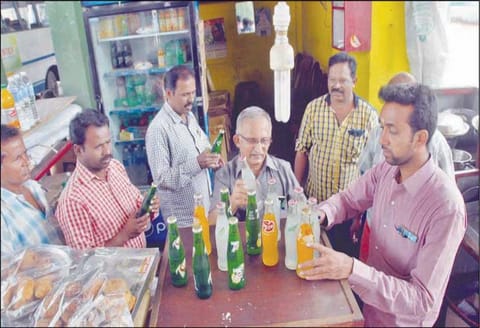 பொள்ளாச்சி நகர பகுதிகளில் தடைசெய்யப்பட்ட புகையிலை பொருட்கள் 22 கிலோ பறிமுதல்