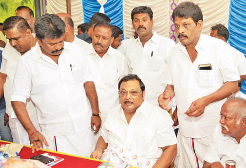 சென்னையில் 5–ந்தேதி அமைதிப்பேரணி: ஆதரவாளர்களுடன் மு.க.அழகிரி மதுரையில் ஆலோசனை