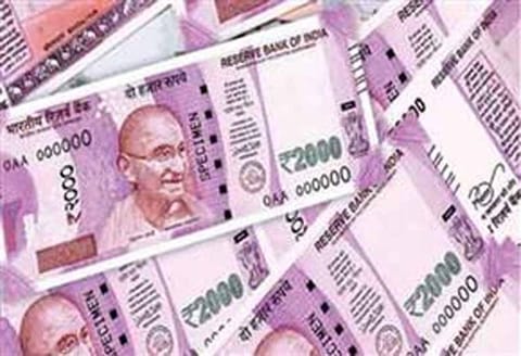 தனியார் நிதிநிறுவன பெண் ஊழியரிடம் நூதன முறையில் ரூ.4 ஆயிரம் அபேஸ்