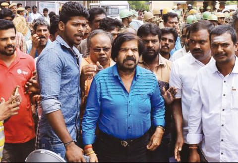 ‘ஸ்டெர்லைட் ஆலையை மூடாவிட்டால் ஆட்சியை விட்டு ஓட வேண்டும்’ டி.ராஜேந்தர் ஆவேசம்