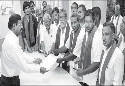 நந்தன் கால்வாய் திட்டத்தை நடைமுறைப்படுத்த வேண்டும் கலெக்டரிடம் விவசாயிகள் மனு
