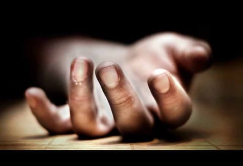 சிதம்பரம் அருகே: ரெயில் மோதி வாலிபர் சாவு