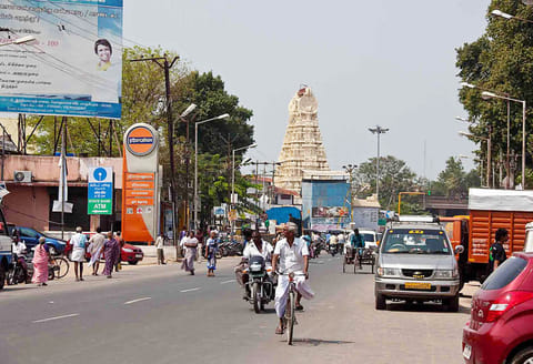மாமல்லபுரத்தில் வளர்ச்சிப் பணிகள்: அதிகாரிகளுடன் கலெக்டர் ஆலோசனை
