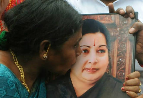 ஜெயலலிதாவின் மறைவுக்கு பின்னர் அதிமுகவில் நடந்த முக்கிய சம்பவங்கள் விபரம்