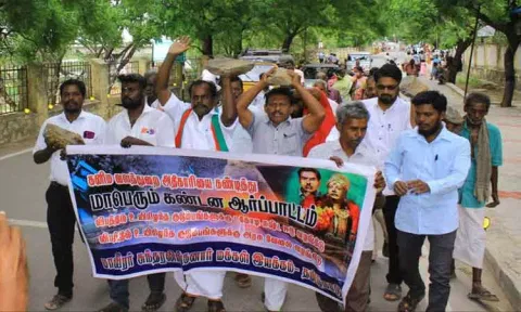 விதிமீறலில் ஈடுபடும் கல்குவாரிகளை மூட வேண்டும்-கலெக்டரிடம், பல்வேறு அமைப்பினர் மனு