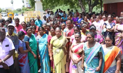 தூத்துக்குடி தாளமுத்து நகர் பகுதி விளையாட்டு மைதானத்தில் வேலி அமைக்க பொதுமக்கள் எதிர்ப்பு